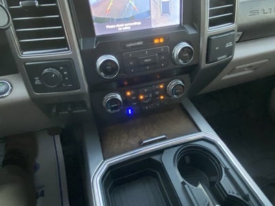 2019 Ford Super Duty F-250 SRW LIMITED.