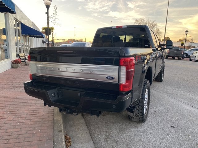 2019 Ford Super Duty F-250 SRW LIMITED.