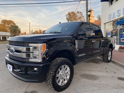 2019 Ford Super Duty F-250 SRW LIMITED.