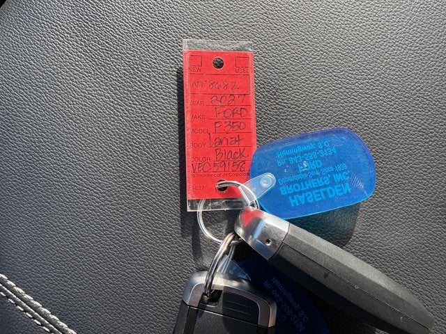 2027 Ford Super Duty F-350 DRW LARIAT