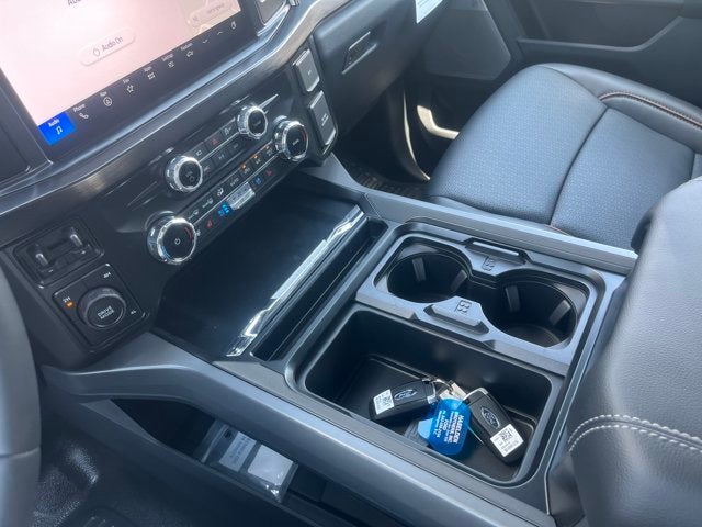 2026 Ford Super Duty F-350 DRW LARIAT