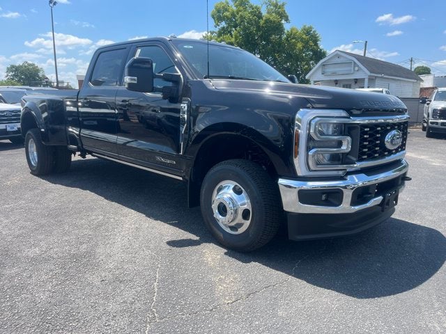 2026 Ford Super Duty F-350 DRW LARIAT