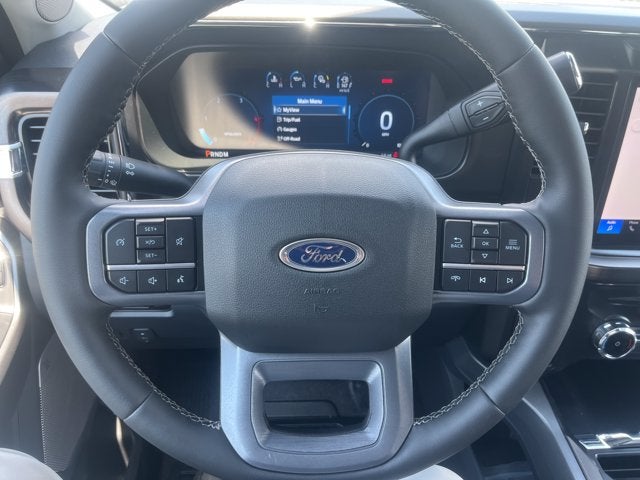 2026 Ford Super Duty F-350 DRW LARIAT