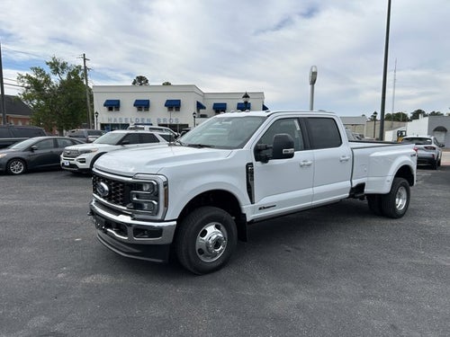 2026 Ford Super Duty F-350 DRW LARIAT