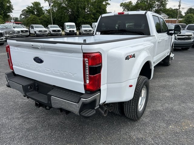 2026 Ford Super Duty F-350 DRW LARIAT