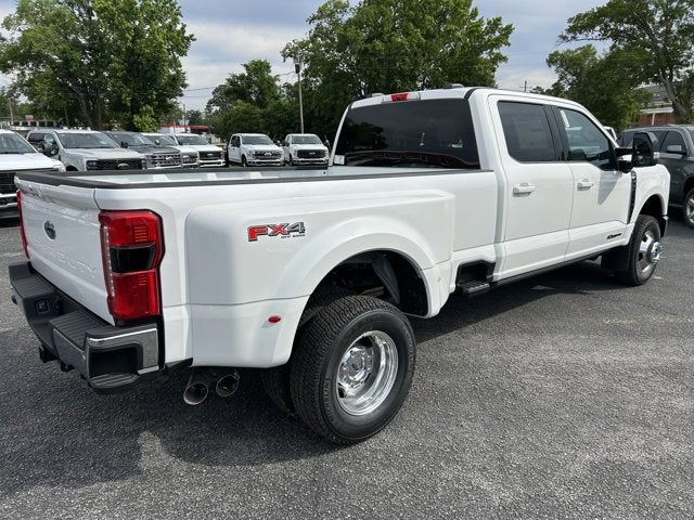 2026 Ford Super Duty F-350 DRW LARIAT