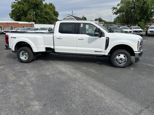 2026 Ford Super Duty F-350 DRW LARIAT