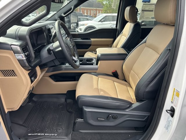 2026 Ford Super Duty F-350 DRW LARIAT