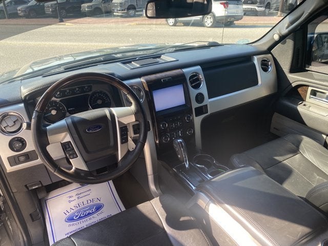 2013 Ford F-150 PLATINUM.