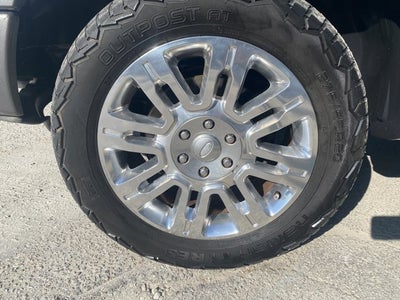 2013 Ford F-150 PLATINUM.