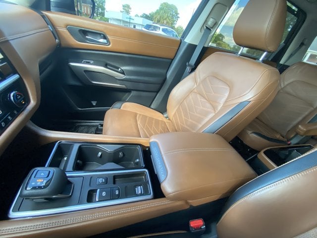 2022 Nissan Pathfinder Platinum