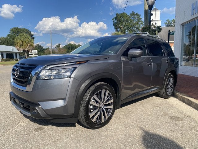 2022 Nissan Pathfinder Platinum