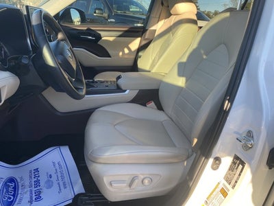 2022 Toyota Highlander XLE