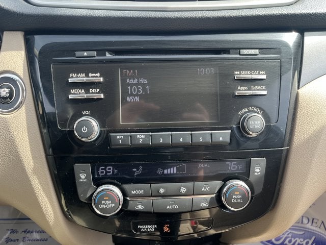 2016 Nissan Rogue SV