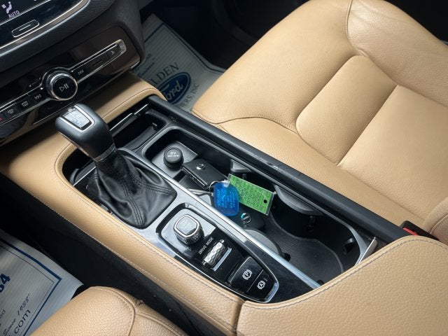 2019 Volvo XC90 Momentum