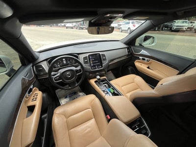 2019 Volvo XC90 Momentum