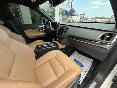 2019 Volvo XC90 Momentum