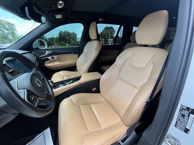 2019 Volvo XC90 Momentum